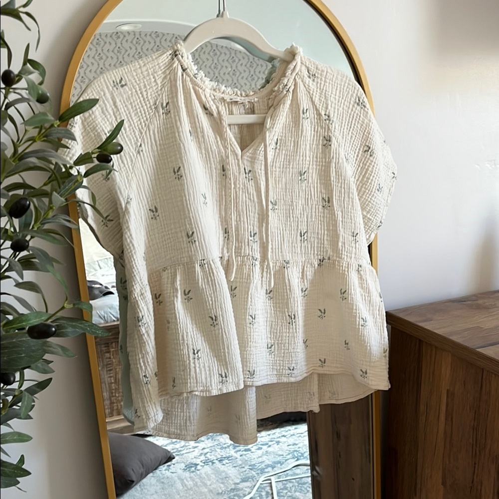 Grade and Gather| Shop Dahl | Cream Floral Women's Top